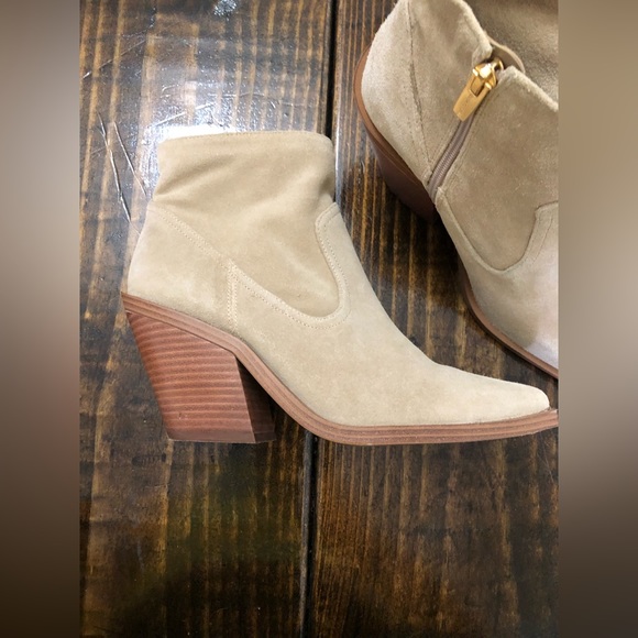 Vince Camuto | Shoes | Vince Camuto Booties 9 | Poshmark